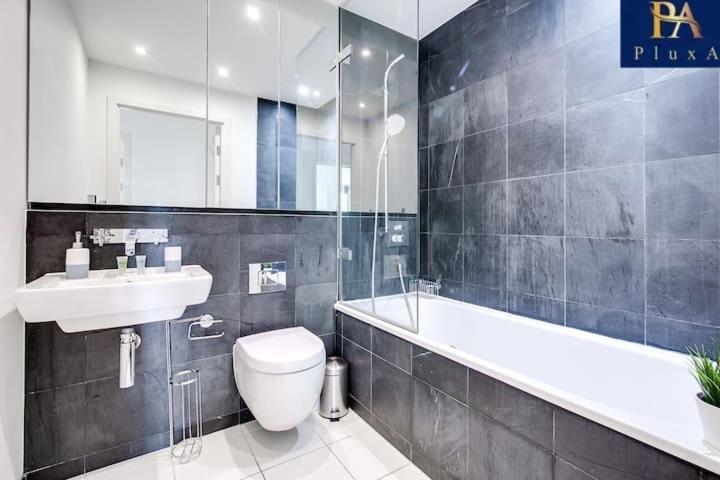 Pluxa Azure Cubic - Azure Cityview, Corporate Stays Welcome Birmingham Ngoại thất bức ảnh